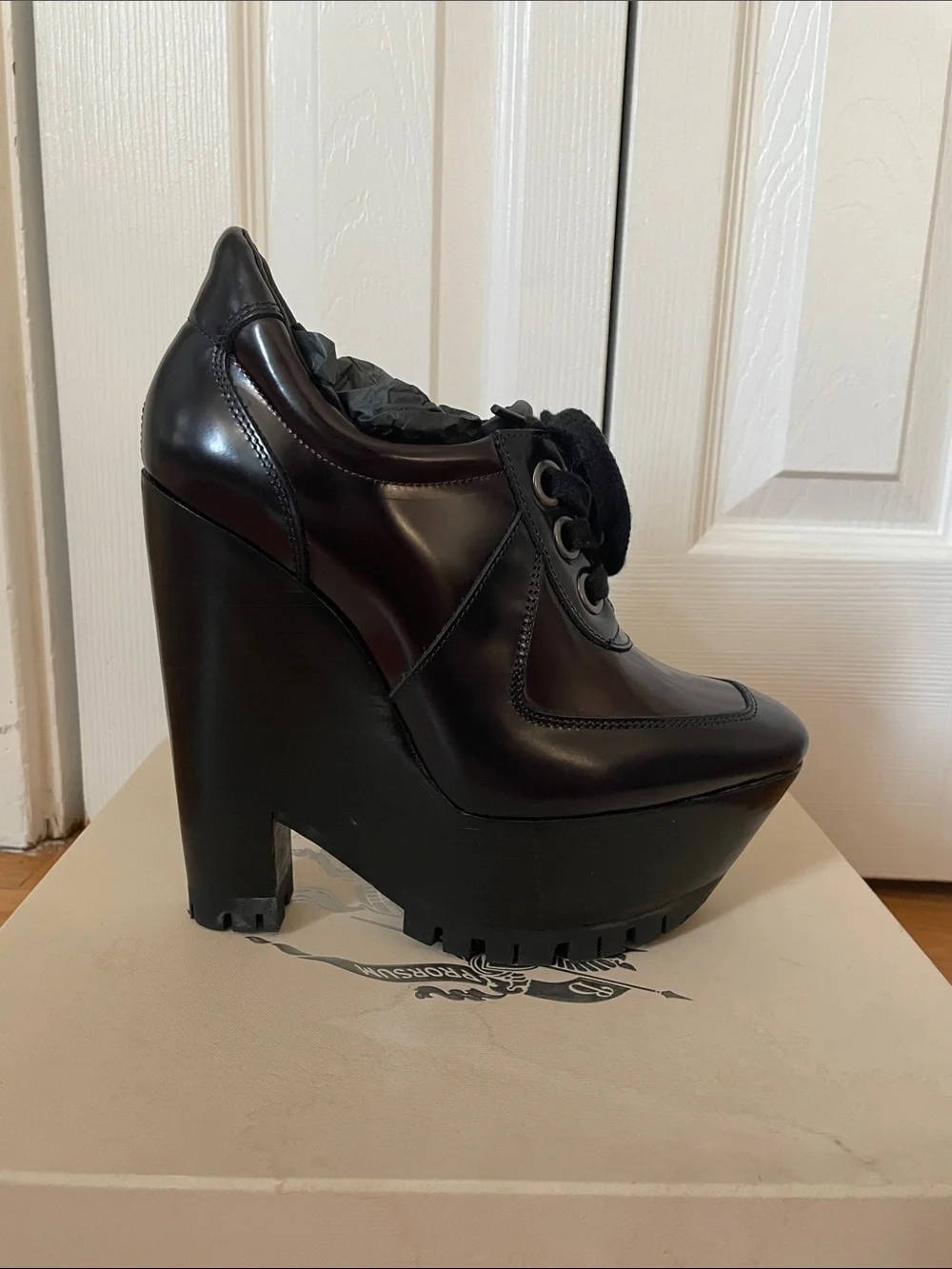 WORN ONCE Burberry Prorsum 150 Stuart Black Maroon Polished Leather Platforms